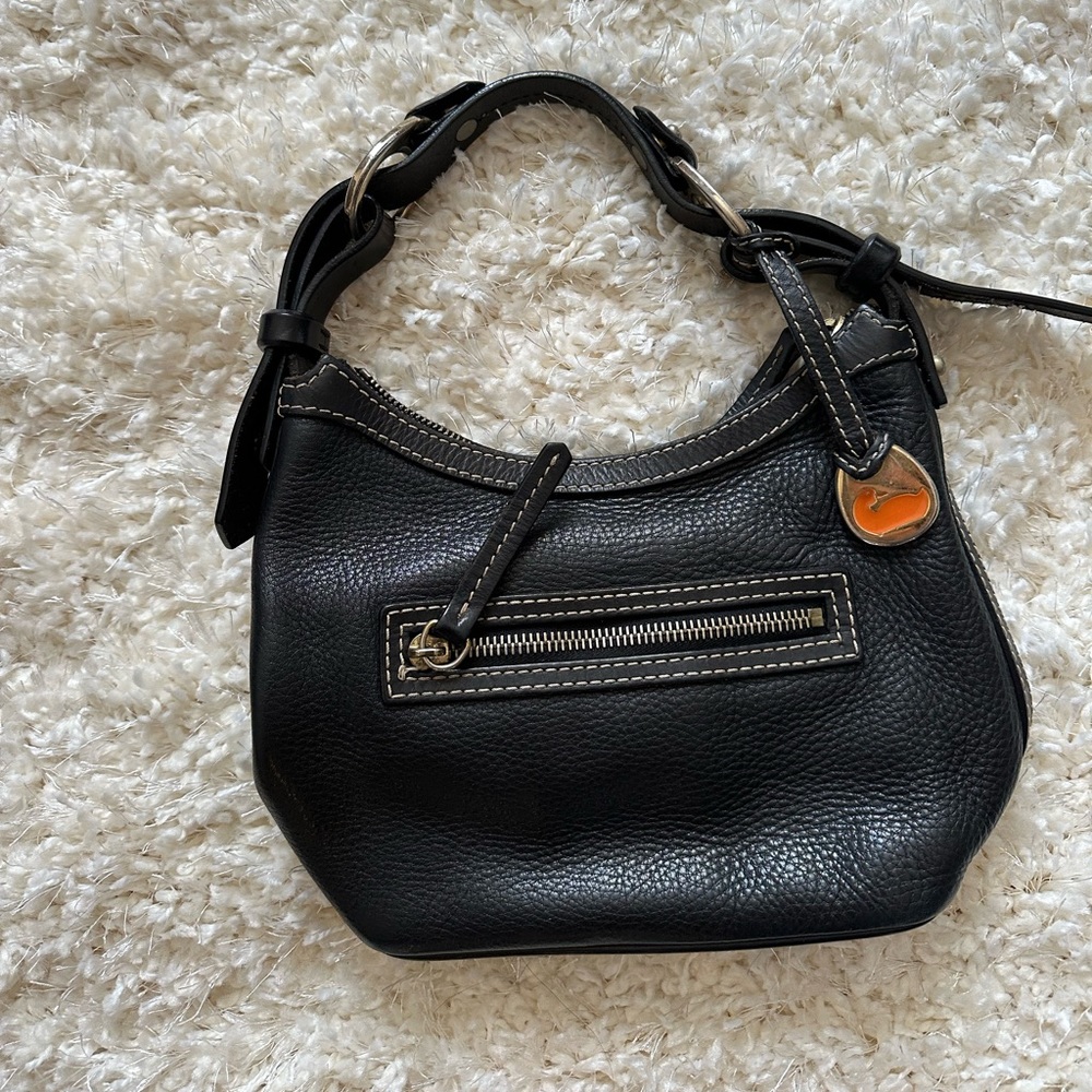 Black Dooney and Burke black leather purse